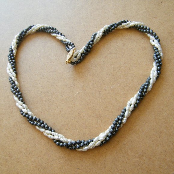 Geniune Pearls and Hematite Necklace - Picture 4 of 7